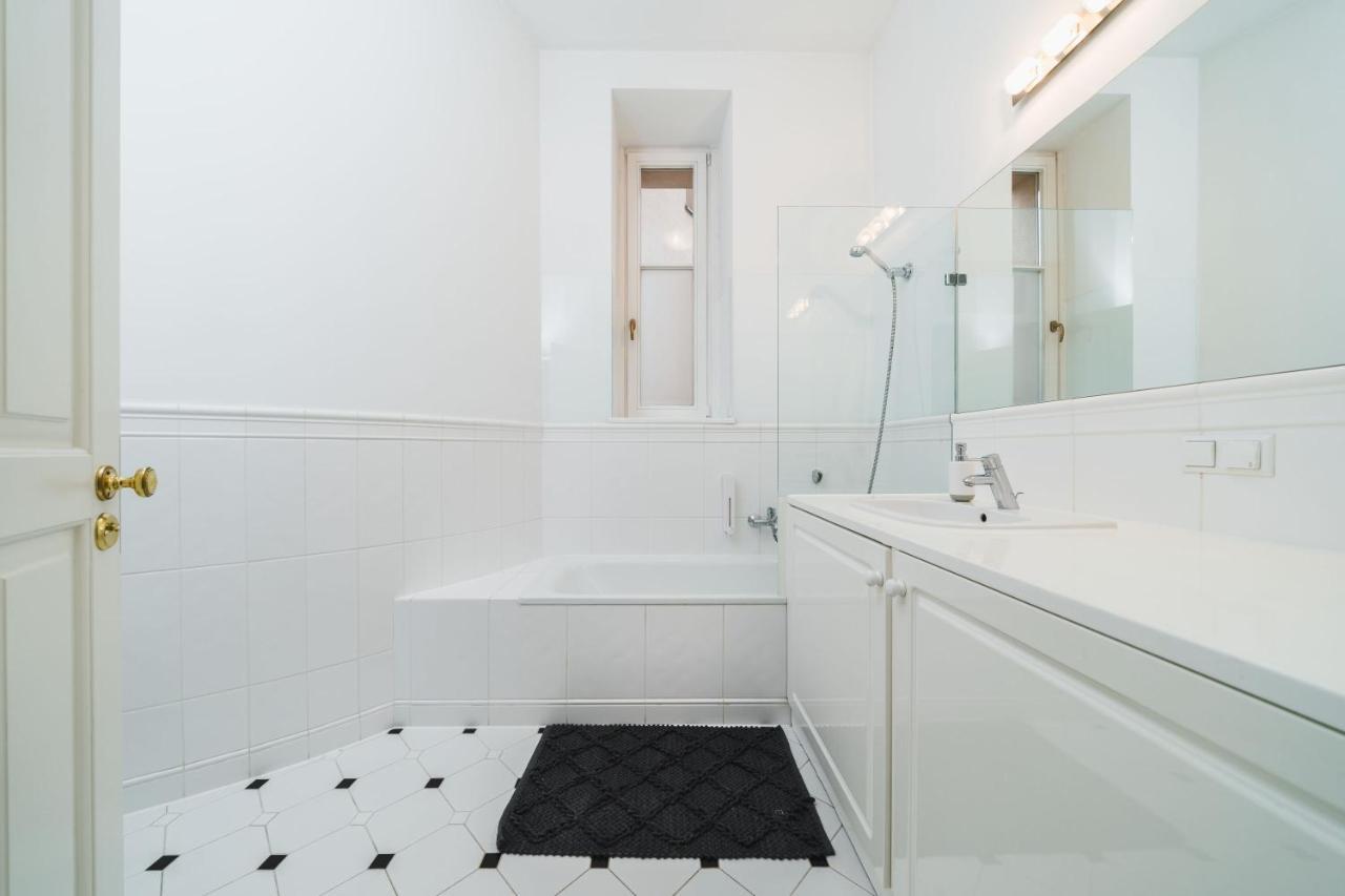 Classy Old Town Suites - By Upstairs Krakow Ngoại thất bức ảnh